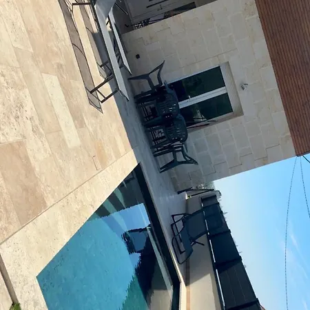 Vakantiehuis Maison Familiale Avec Piscine & Vue Sur Bordeaux